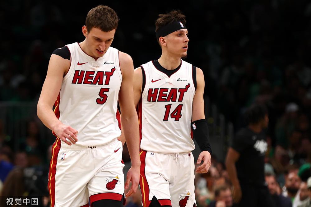 了一个年轻 了一个年轻